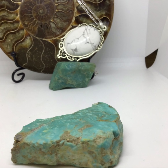 Howlite necklace - Picture 7 of 10